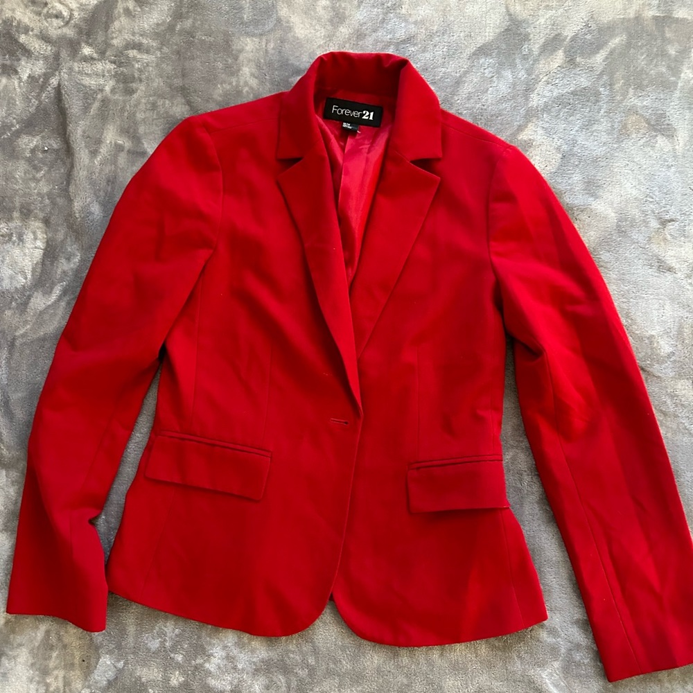 Red jacket - Picture 3 of 7